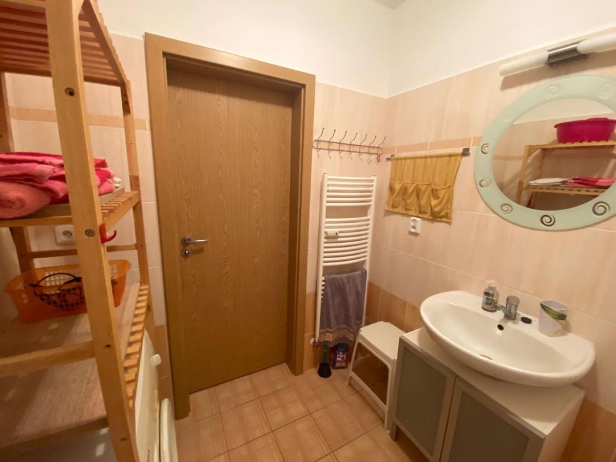 Apartman Tanas Atlantis Tabor Apartment Exterior photo
